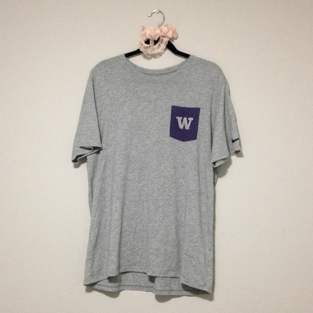Nike Gray UW University of Washington T-shirt with Front Pocket